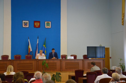 Белокалитвинские предприниматели встретились с министром экономического развития Ростовской области Максимом Папушенкои главой Администрации района Ольгой Мельниковой