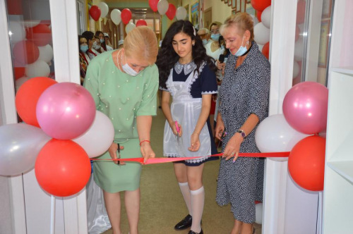 Центры образования цифрового и гуманитарного профилей «Точка роста» распахнули свои двери для школьников района