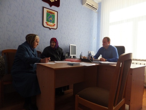 В среду 19 октября 2016 года председатель Собрания депутатов Белокалитвинского района Сергей Владимирович Харченко провел прием граждан по личным вопросам