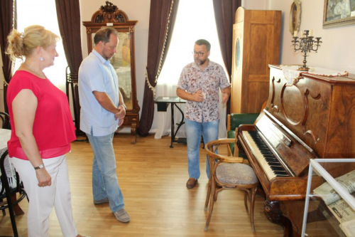 Депутат Государственной Думы Александр Шолохов дал высокую оценку работе Белокалитвинского историко-краеведческого музея