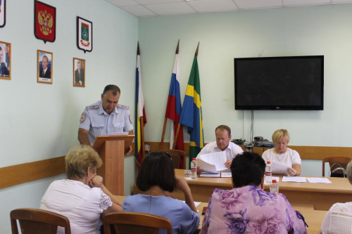 На заседании постоянной комиссии