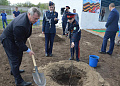 В ходе рабочей поездки в Белокалитвинский район Губернатор области принял участие в торжественной закладке  сквера «70 лет Победы»